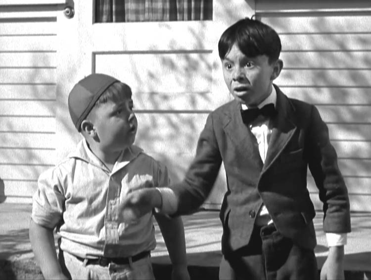 Spanky and Alfalfa from the Our Gang / The Little Rascals movie Canned Fishing